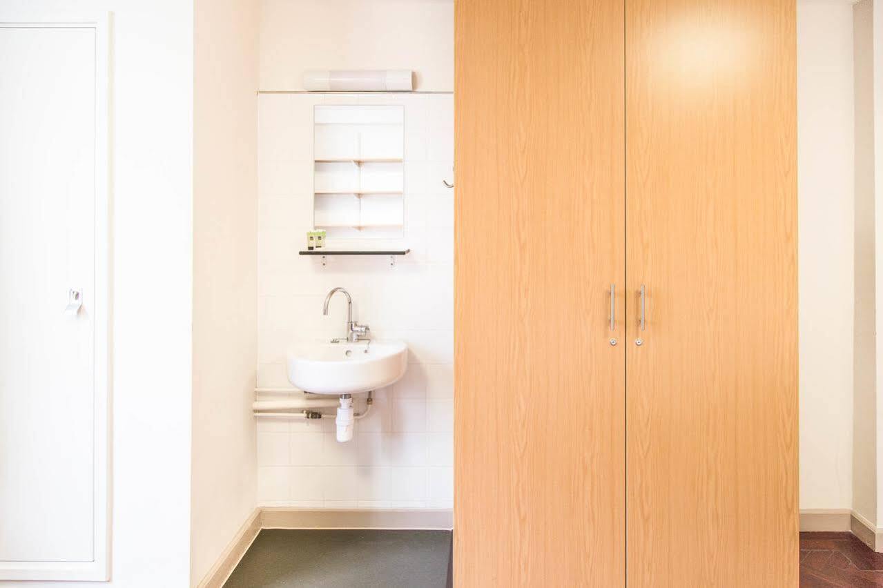 Goodenough College - University Residence London Exterior foto